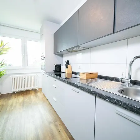 Bright - 100 Qm - Kuche & Balkon * Kaarst
